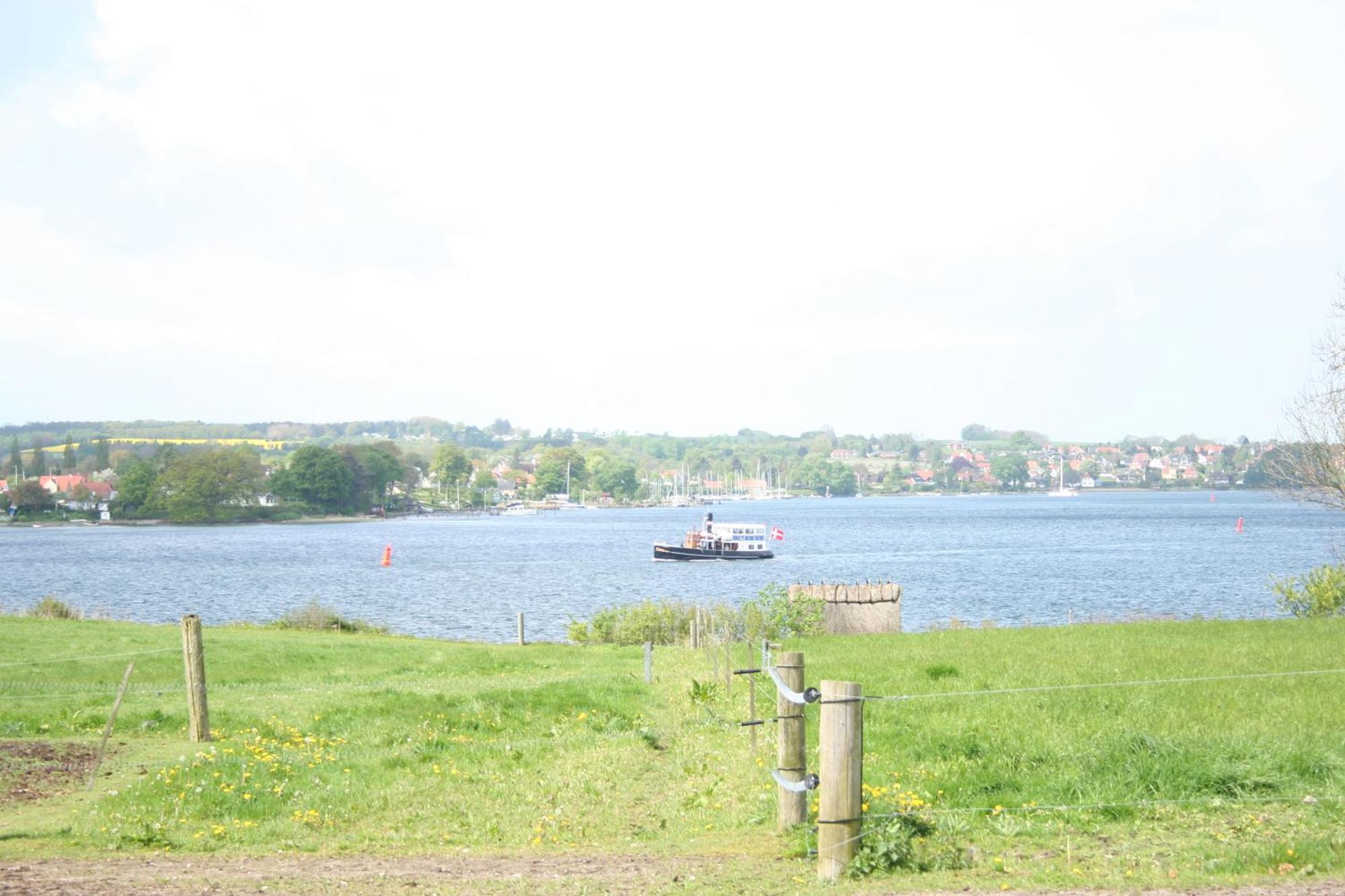 Grastenhus Guesthouse Thurø By Exteriör bild